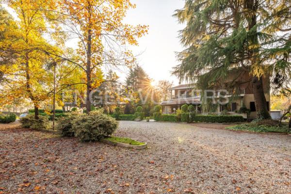 Villa in vendita a Lonate Pozzolo