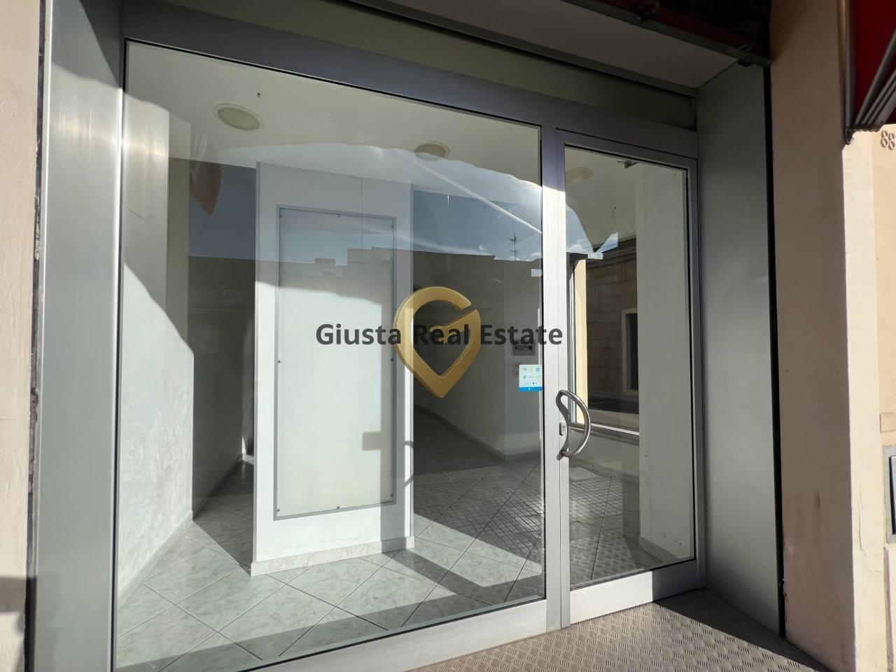 Esercizio commerciale in Via Marconi 88, Mesagne, {3} - Foto 2