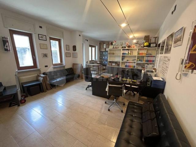 Shared office in Via Giuseppe Mazzini, Gallarate - Photo 1