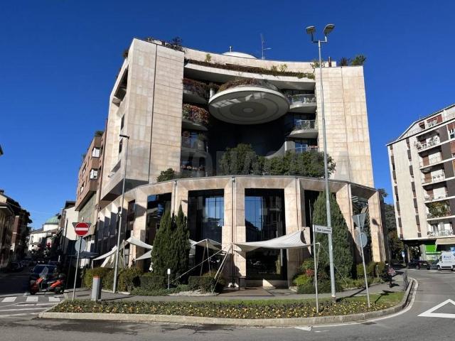 Gemeinschaftsbüro in Via Camillo Benso di Cavour, Gallarate - Foto 1