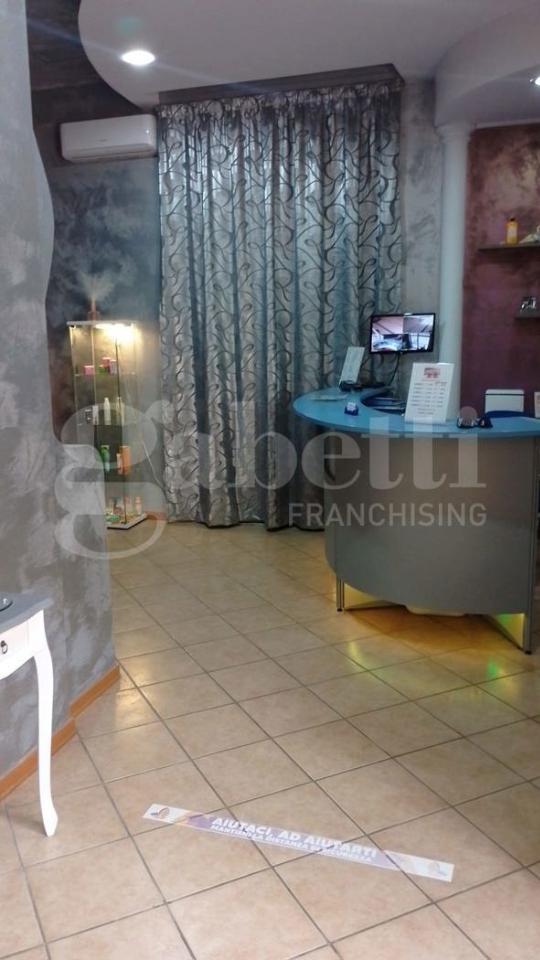 Esercizio commerciale in Via Corso Vittorio Emanuele, Avellino, {3} - Foto 2