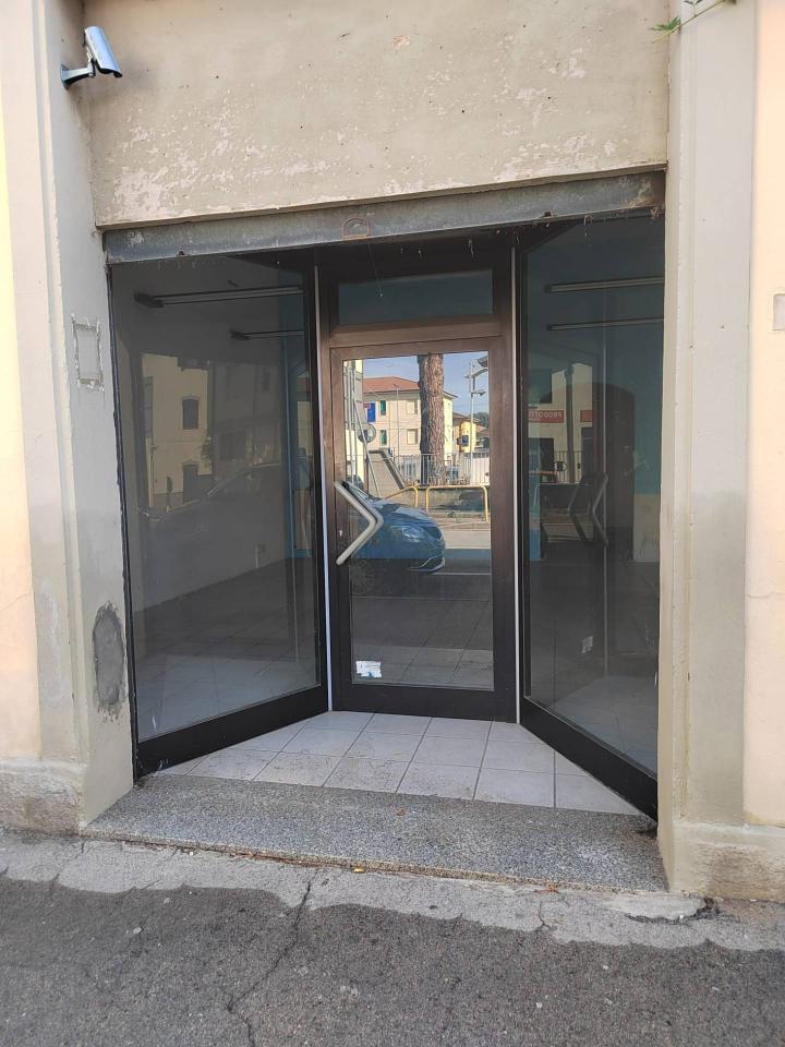 Esercizio commerciale in , Certaldo, {3} - Foto 1