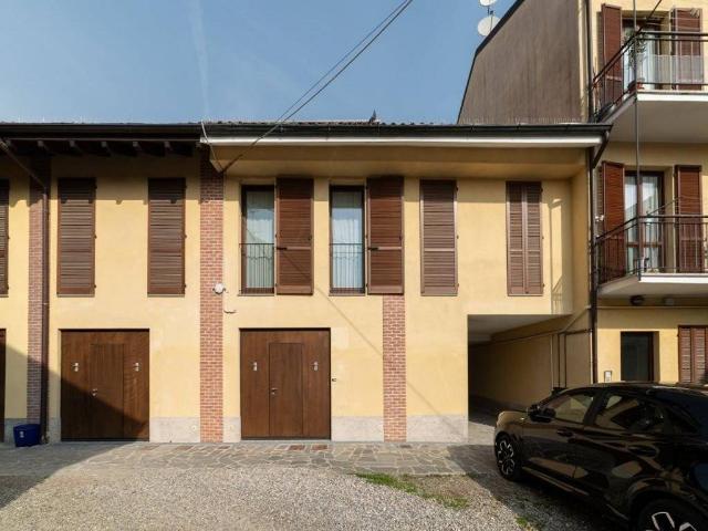 3-room flat in Piazza Libertà 32, Cornaredo - Photo 1