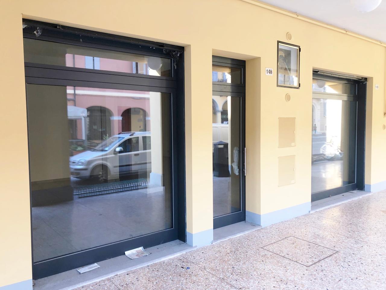 Negozio in Via Giacomo Matteotti 146, Crevalcore, {3} - Foto 2