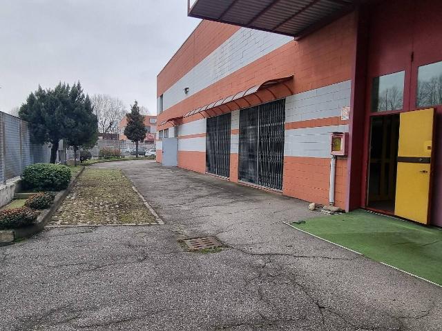 Lagerhalle in Via Enrico Mattei 23, Paderno Dugnano - Foto 1