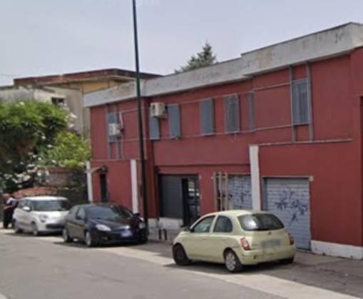 Magazzino in Via Francesco Sponzilli 82, Napoli - Foto 1