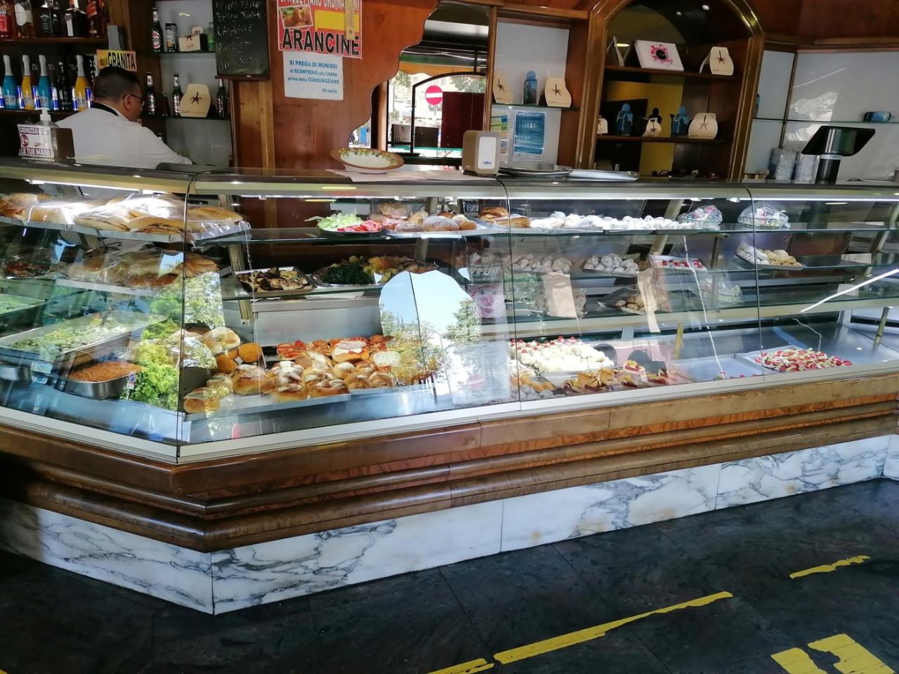 Bar in Corso Tukory  258a, Palermo, {3} - Foto 2