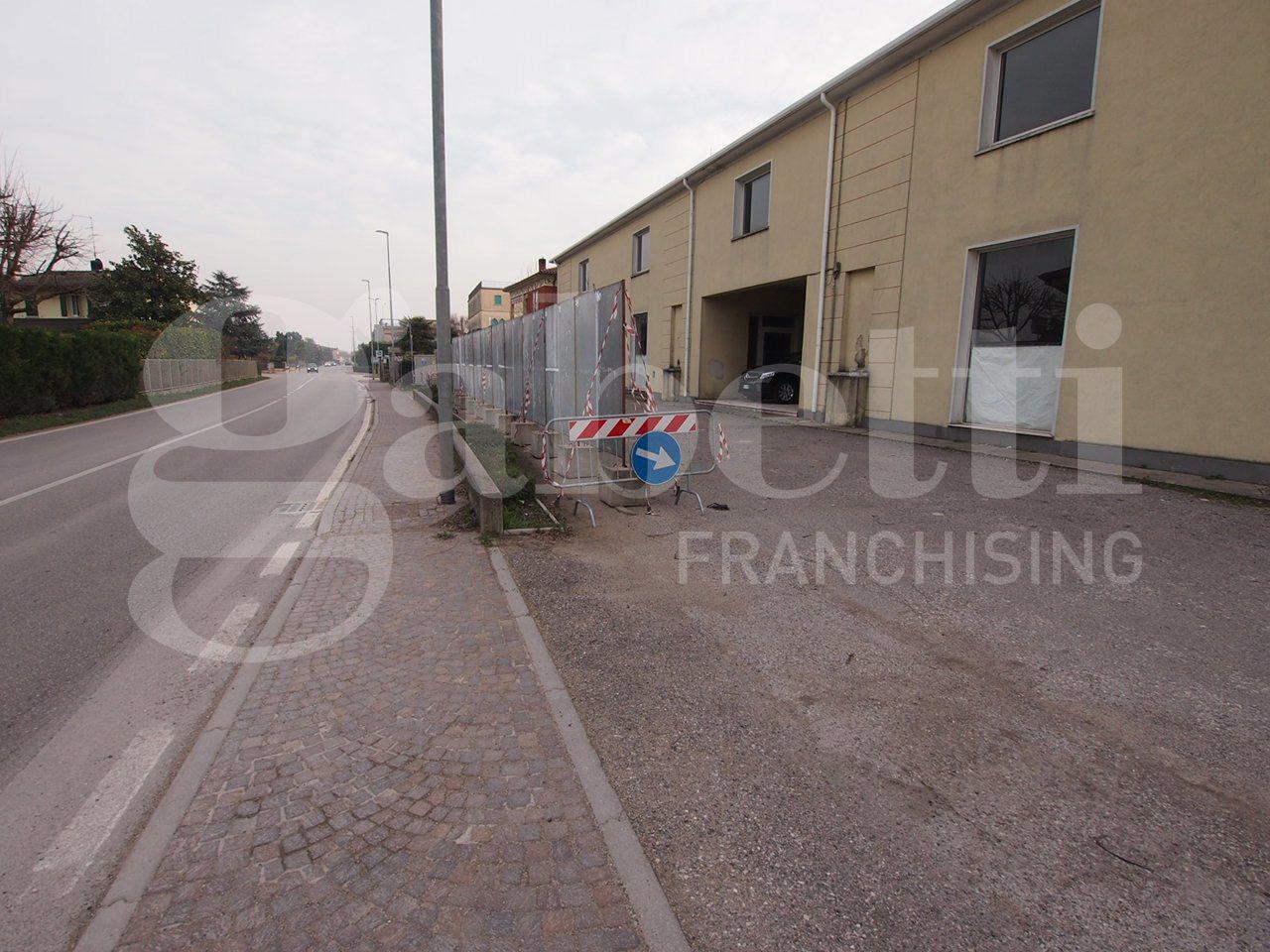 Capannone in Via Villafontana Snc, Oppeano, {3} - Foto 2