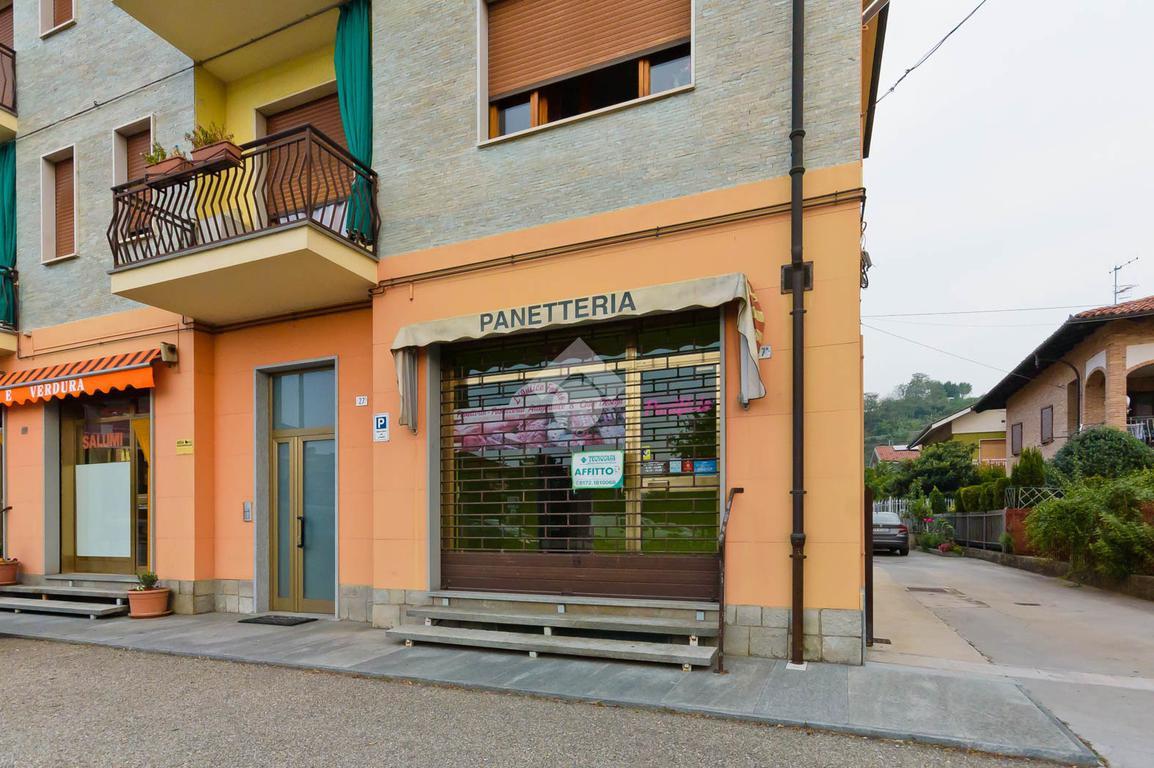 Negozio in Via Statale 27, Santa Vittoria D'Alba, {3} - Foto 1