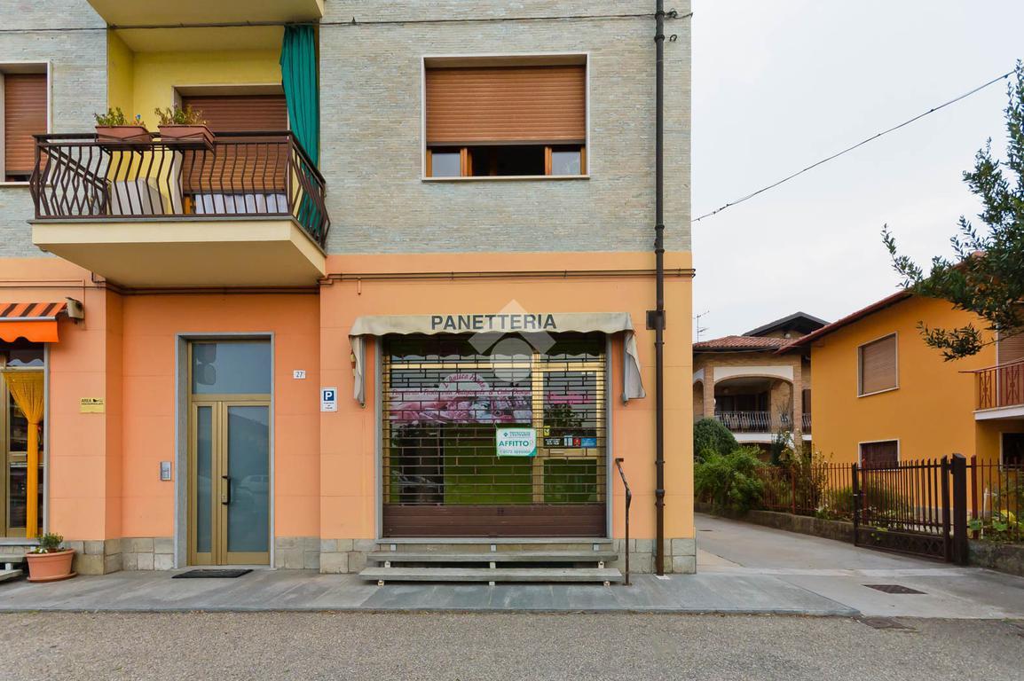 Negozio in Via Statale 27, Santa Vittoria D'Alba, {3} - Foto 1