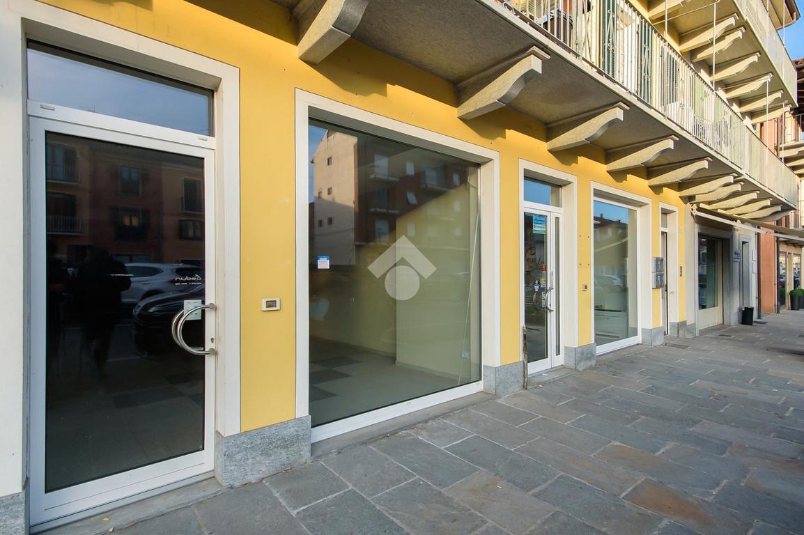 Negozio in Piazza Trento E Trieste 9, Canale, {3} - Foto 1