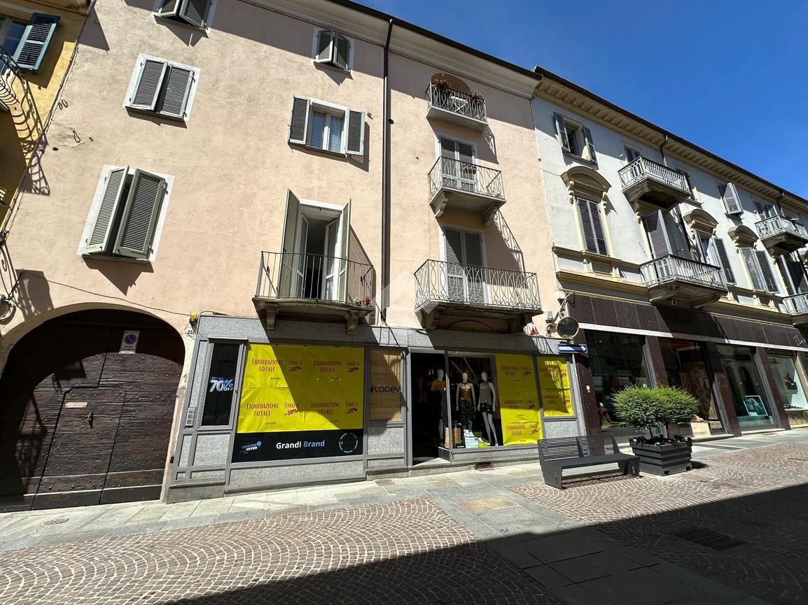 Negozio in Via Vittorio Emanuele II 230, Bra, {3} - Foto 1