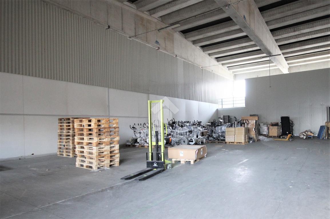 Magazzino in Strada Statale 231, Pocapaglia, {3} - Foto 2