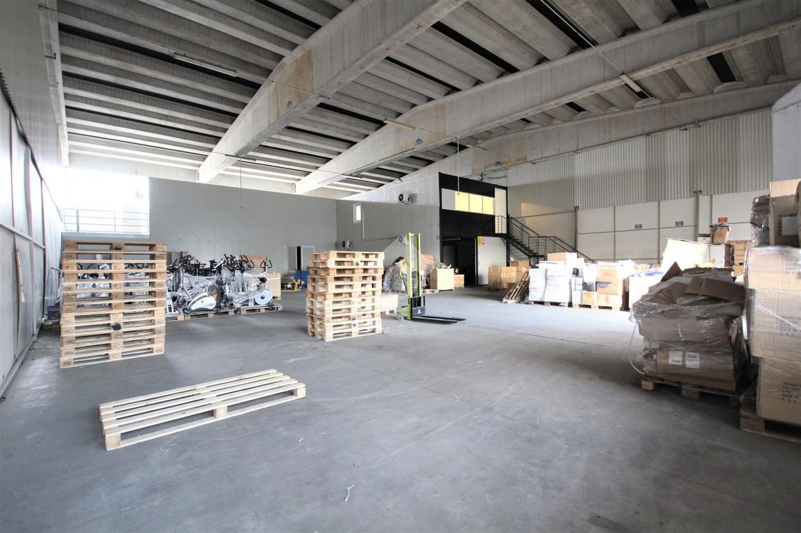 Magazzino in Strada Statale 231, Pocapaglia, {3} - Foto 1