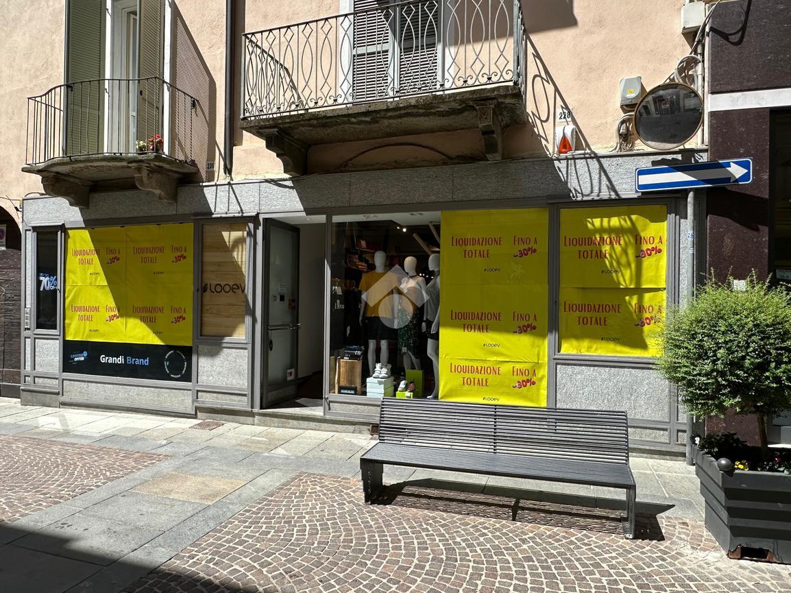 Negozio in Via Vittorio Emanuele II 230, Bra, {3} - Foto 2