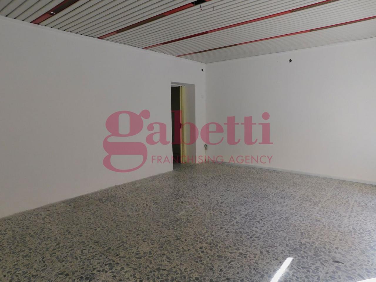 Negozio in Via Roma 31, Venafro, {3} - Foto 1