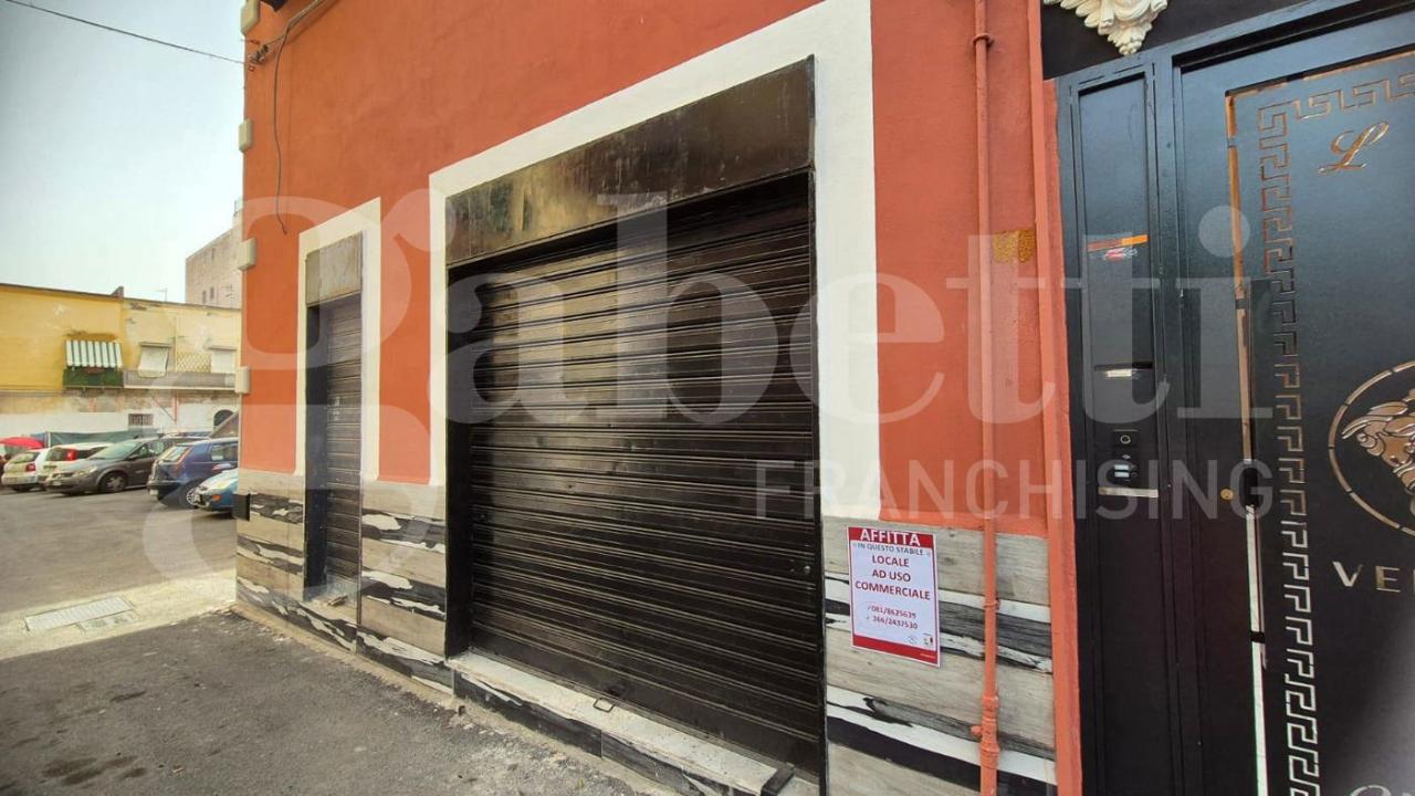 Negozio in Via Parini 65, Torre Annunziata, {3} - Foto 1