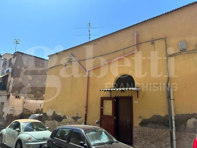 2-room flat in Traversa Monteleone 7, Torre Annunziata - Photo 1