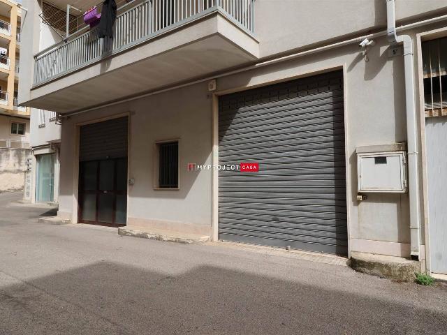 Magazzino in Via Maria d'Enghien  5/F, Martina Franca - Foto 1