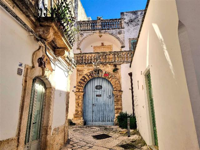 Commercial building in Via Mazzini 24, Martina Franca - Photo 1