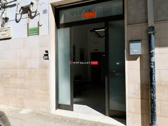 Shared office in Via Virgilio  27, Martina Franca - Photo 1