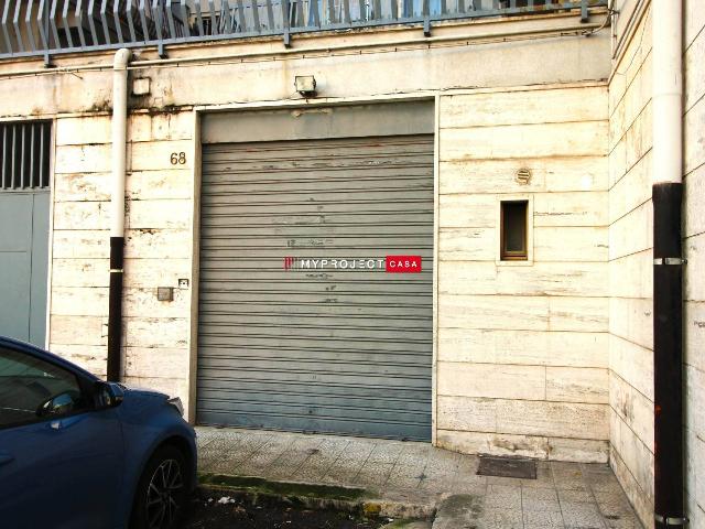 Geschäft in Via della Resistenza 68, Martina Franca - Foto 1