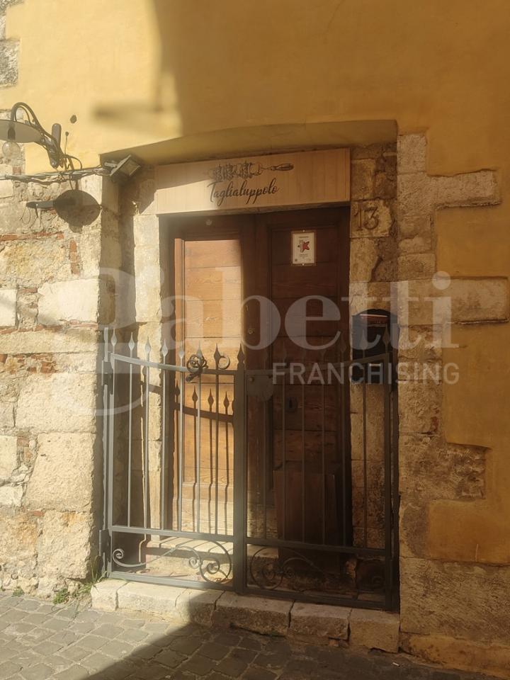Esercizio commerciale in Via della Misericordia 1, Tagliacozzo, {3} - Foto 1
