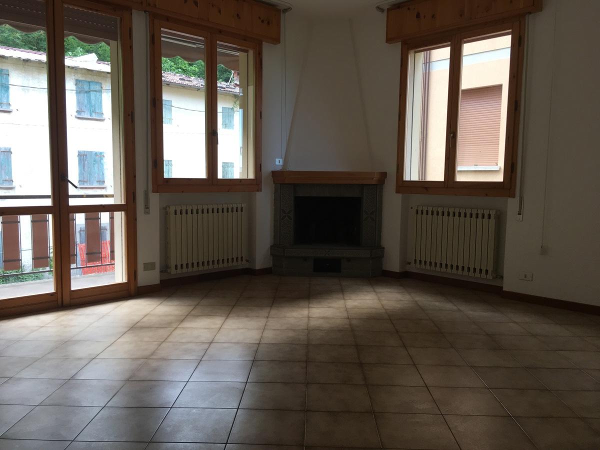 Appartamento in vendita a Lizzano In Belvedere