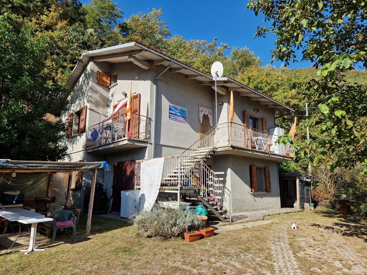 Casa indipendente in vendita a San Benedetto Val Di Sambro