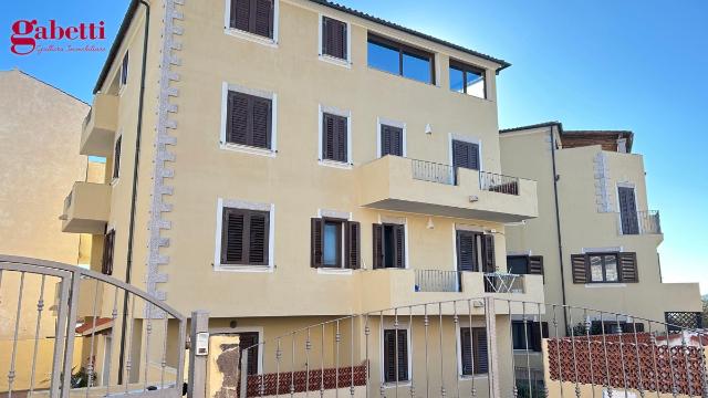 4-room flat in Via Quarto 4, La Maddalena - Photo 1