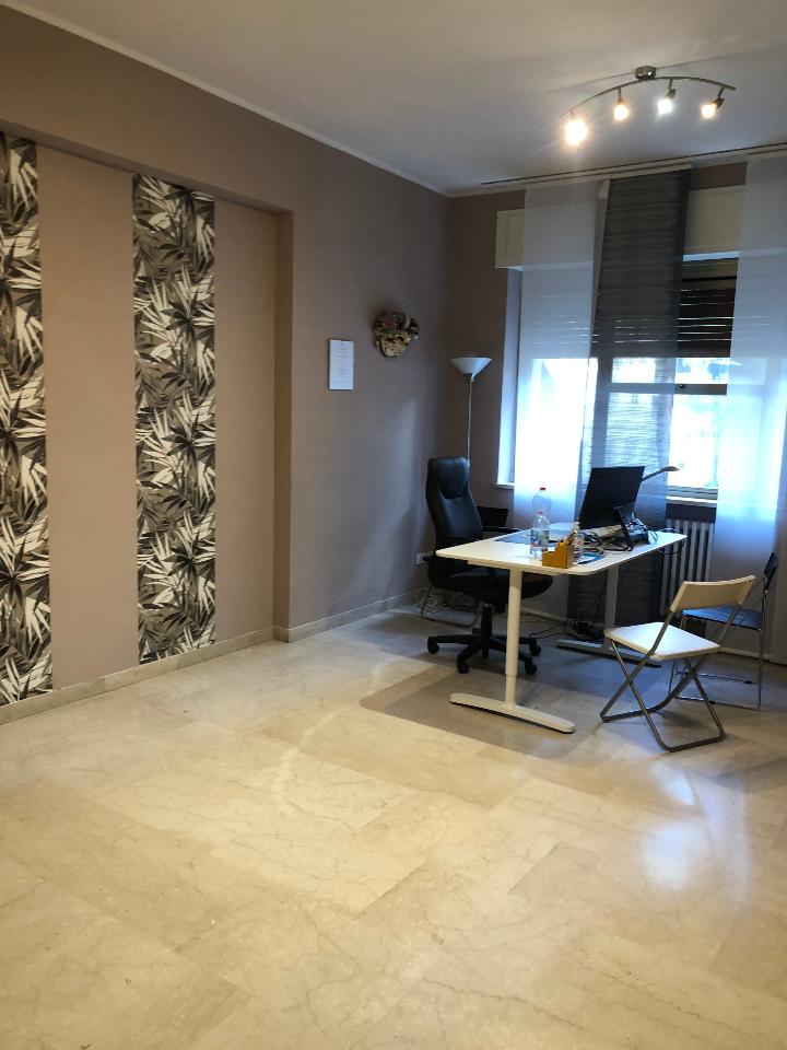 Ufficio in Viale Regina Margherita 116, Pescara, {3} - Foto 1