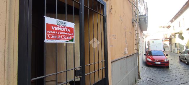 Negozio in Via Ponte Carolino 149, Maddaloni - Foto 1