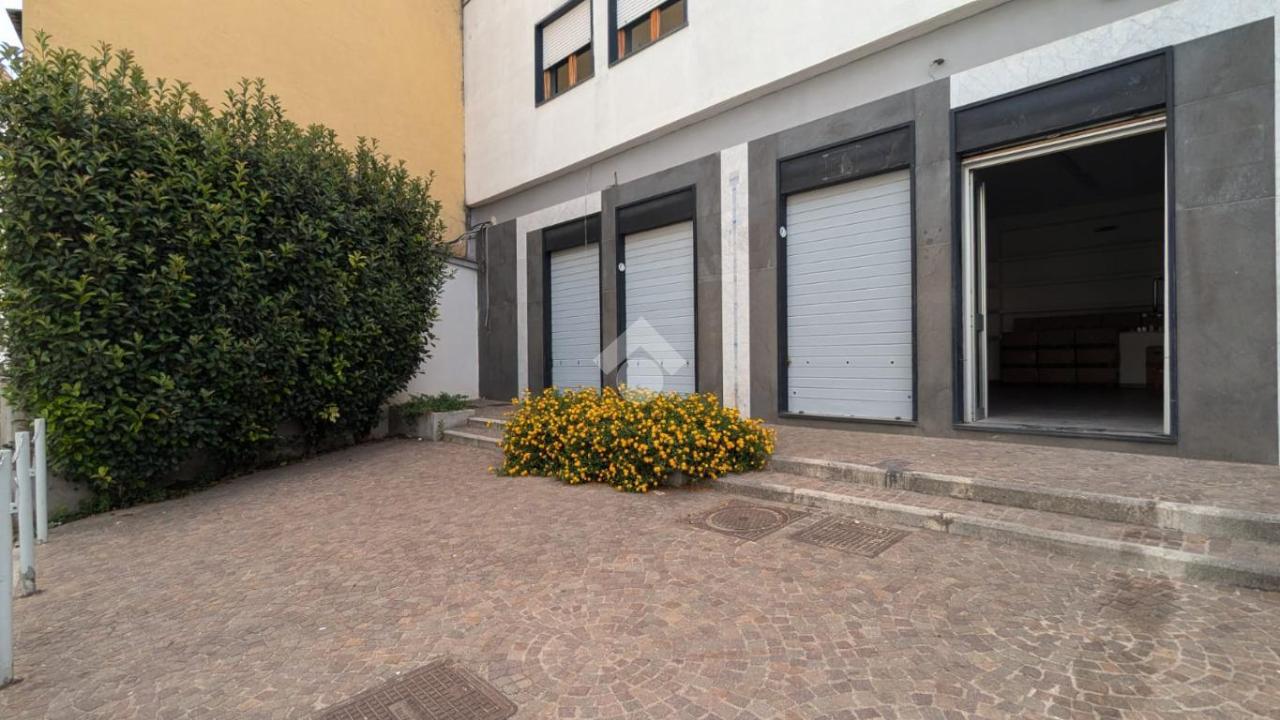 Negozio in Via Cavour 61, Casoria, {3} - Foto 1