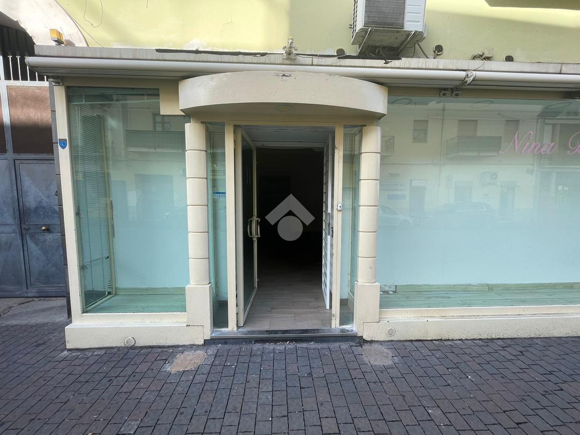 Negozio in Via Dario Fiore 89, Afragola, {3} - Foto 2
