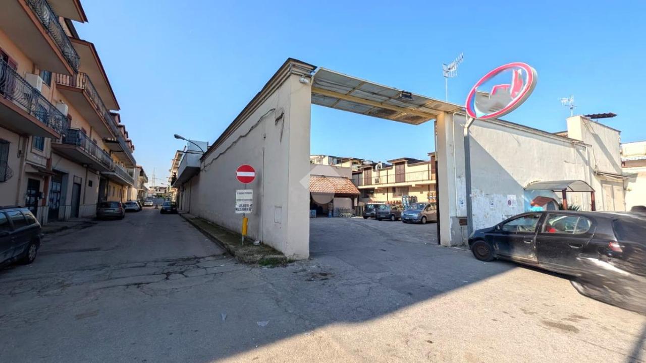 Capannone in Via Pasquale Ianniello 168, Frattamaggiore, {3} - Foto 2