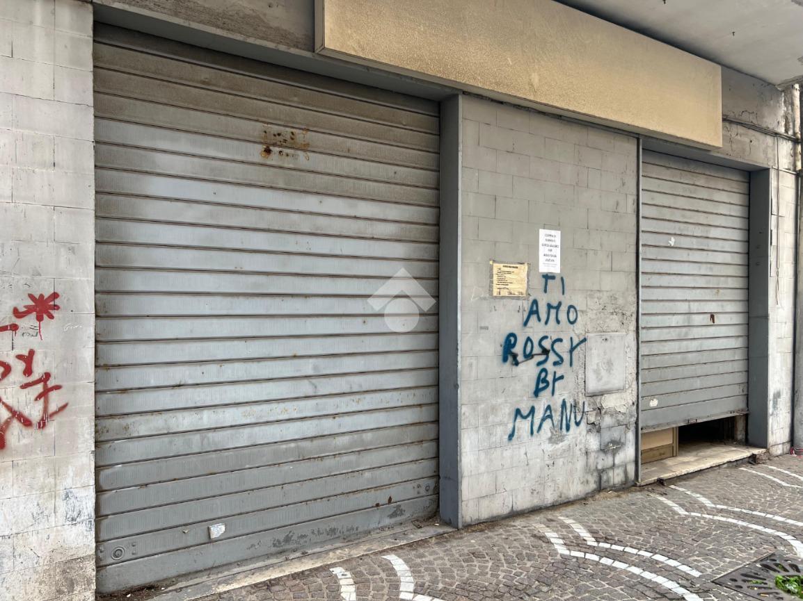 Negozio in Via Giustino Fortunato 30, Casoria, {3} - Foto 2