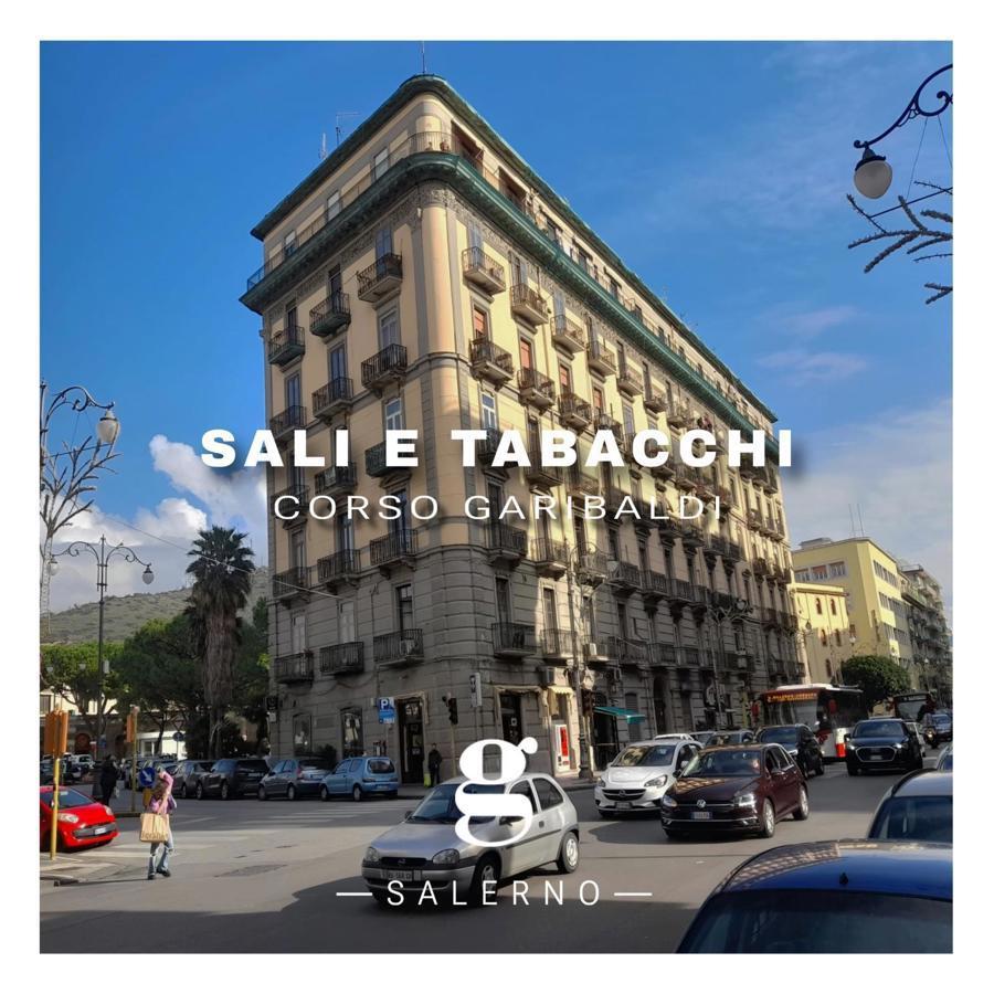 Esercizio commerciale in vendita a Salerno