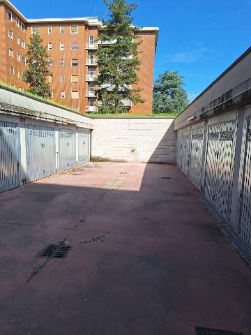 Garage or car box in Via Matteotti, Rozzano - Photo 1