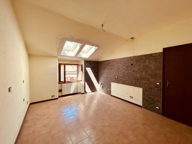 4-room flat in Via Roma, Nembro - Photo 1