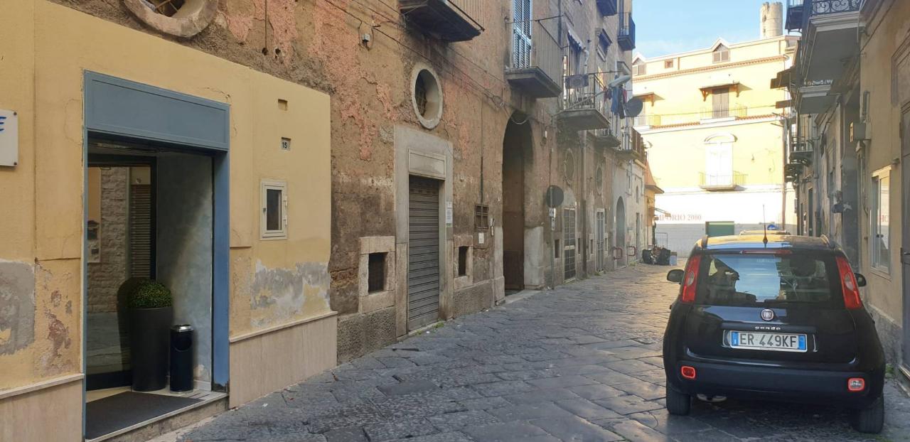 Esercizio commerciale in Via Montano, Maddaloni, {3} - Foto 2