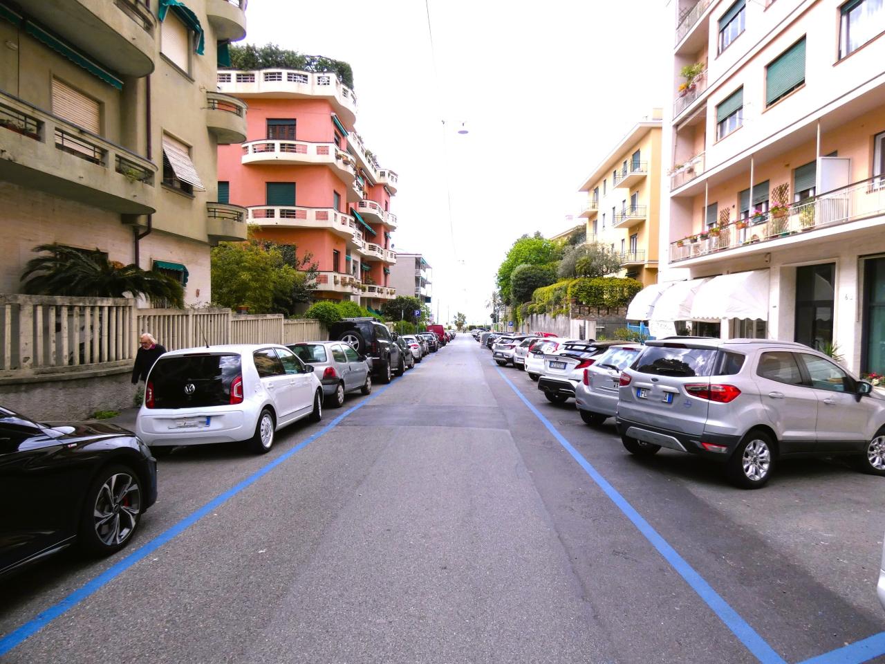 Parcheggio chiuso in vendita a Genova