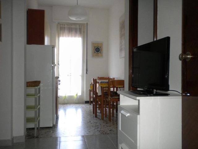 2-room flat in {3}, - Photo 1