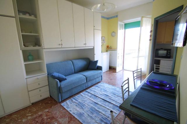 One-room flat in {3}, - Photo 1