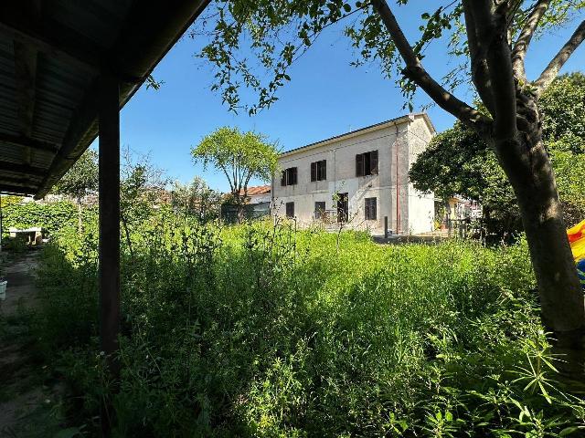 Mansion in Via Covetta, Carrara - Photo 1