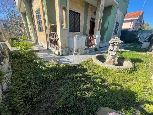 Villa in Via Fosdinovo 13bis, Carrara - Foto 1