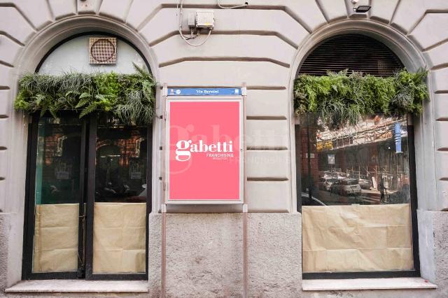 Geschäft in Via Gianlorenzo Bernini 47, Napoli - Foto 1