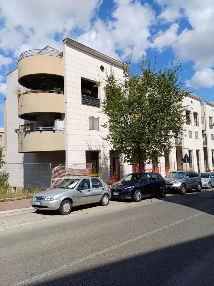 Negozio in Via Lazzazzera 24, Matera, {3} - Foto 1