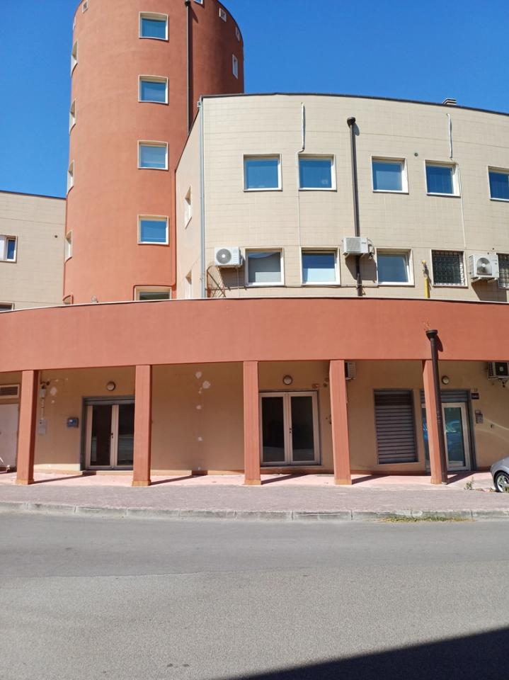 Ufficio in Via dei Sanniti 1d, Matera, {3} - Foto 2