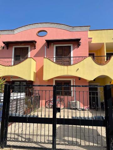 Terraced house in {3}, Piazza Dante Alighieri 3 - Photo 1