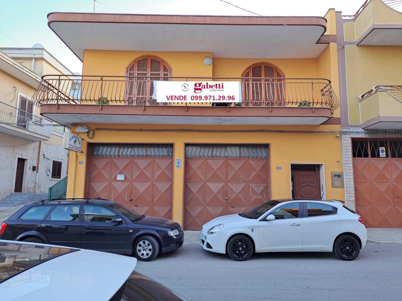 Palazzina commerciale in vendita a San Giorgio Ionico